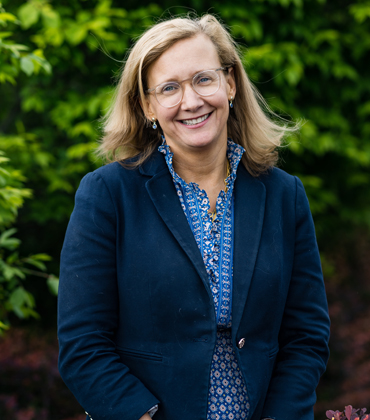 Kirsten Prettyman Adams, St. Stephen’s and St. Agnes School | Agri Business Review | Top College Preparatory Episcopal Church School